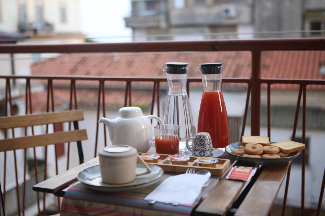 Corsomessina64 Bed & Breakfast โครโตเน ภายนอก รูปภาพ